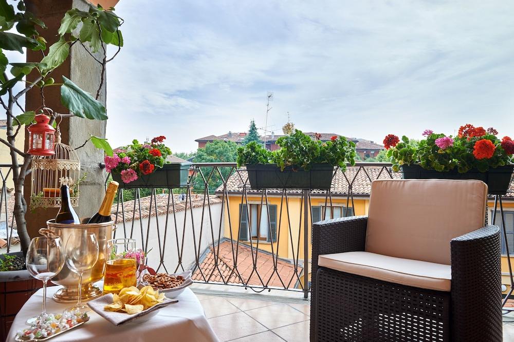 Antico Borgo Aparthotel Bergamo Exterior photo
