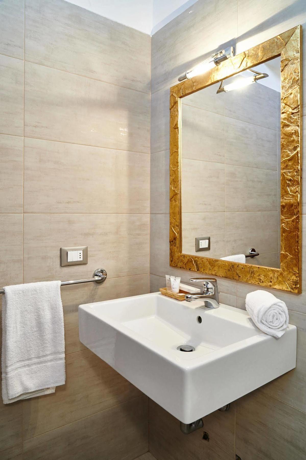 Antico Borgo Aparthotel Bergamo Exterior photo