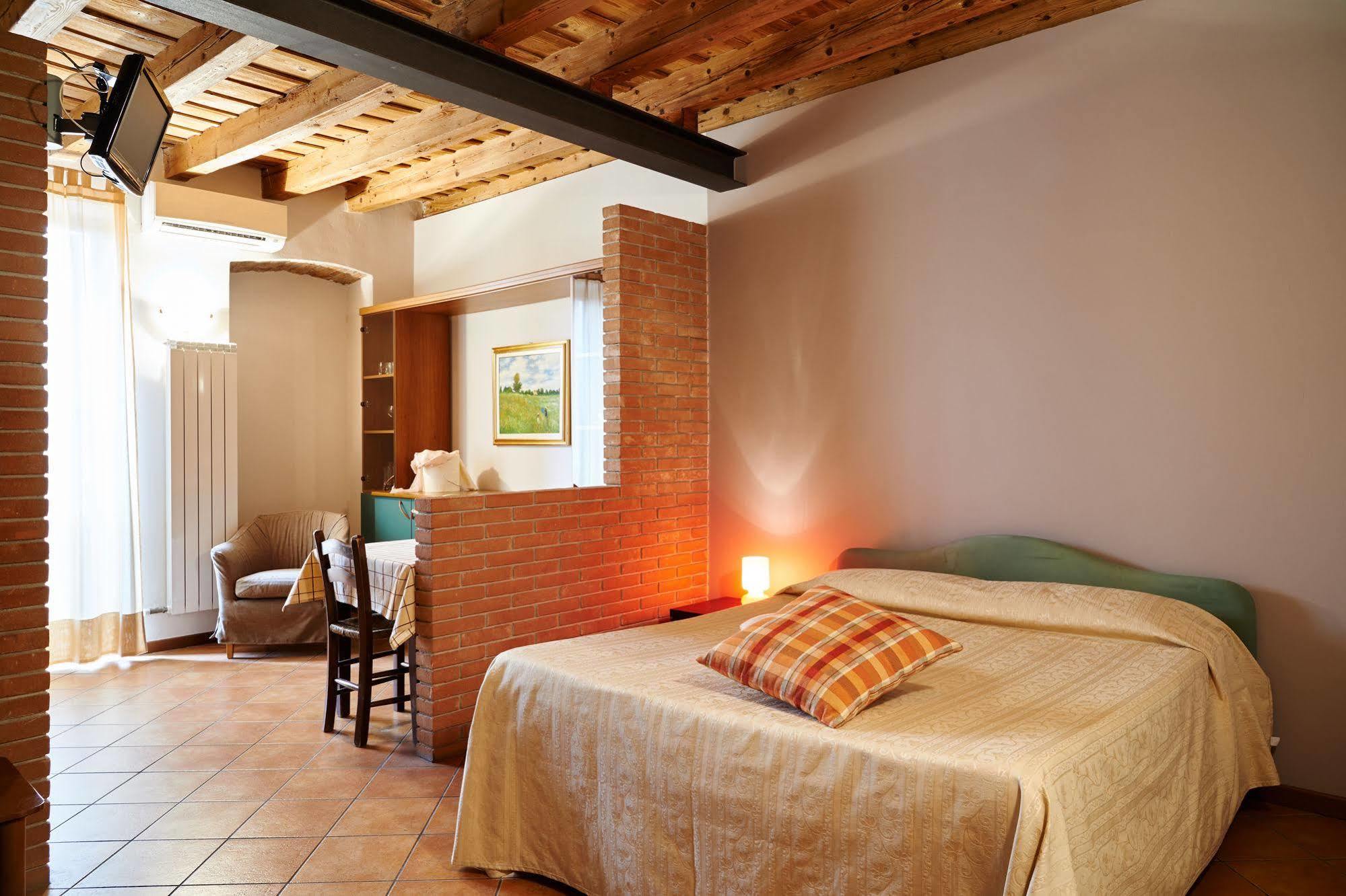 Antico Borgo Aparthotel Bergamo Exterior photo