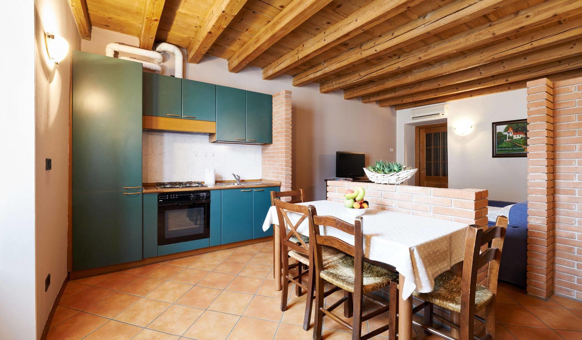 Antico Borgo Aparthotel Bergamo Exterior photo