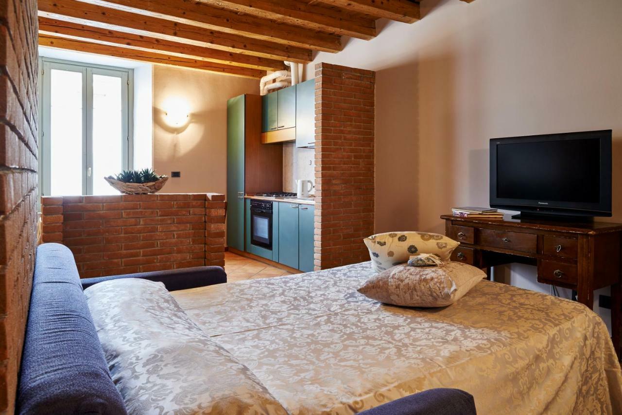 Antico Borgo Aparthotel Bergamo Exterior photo