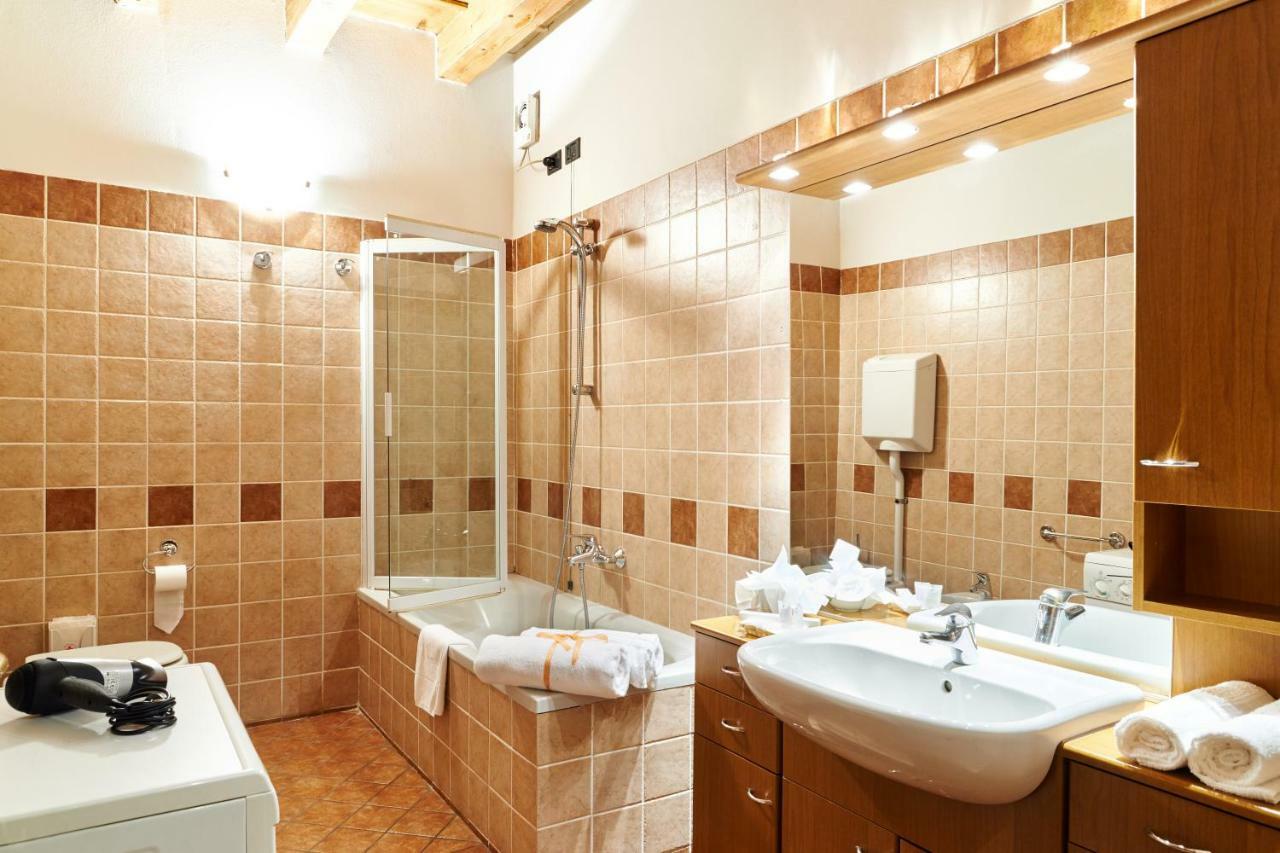 Antico Borgo Aparthotel Bergamo Exterior photo